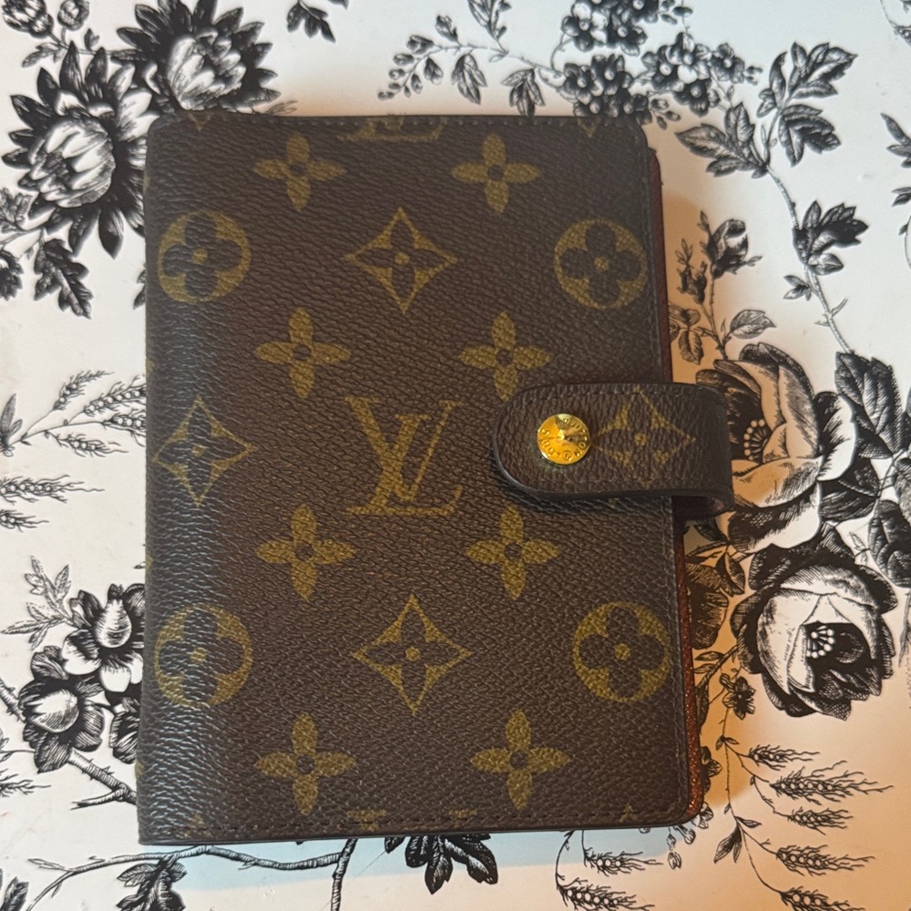brown checkered address book
